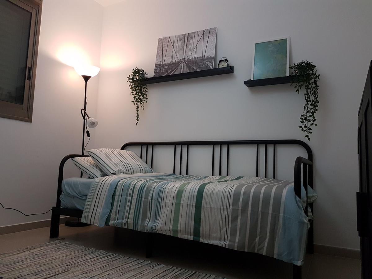 Private Bed/Bathroom In 内坦亚 外观 照片