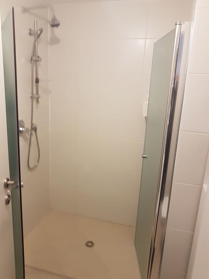 Private Bed/Bathroom In 内坦亚 外观 照片
