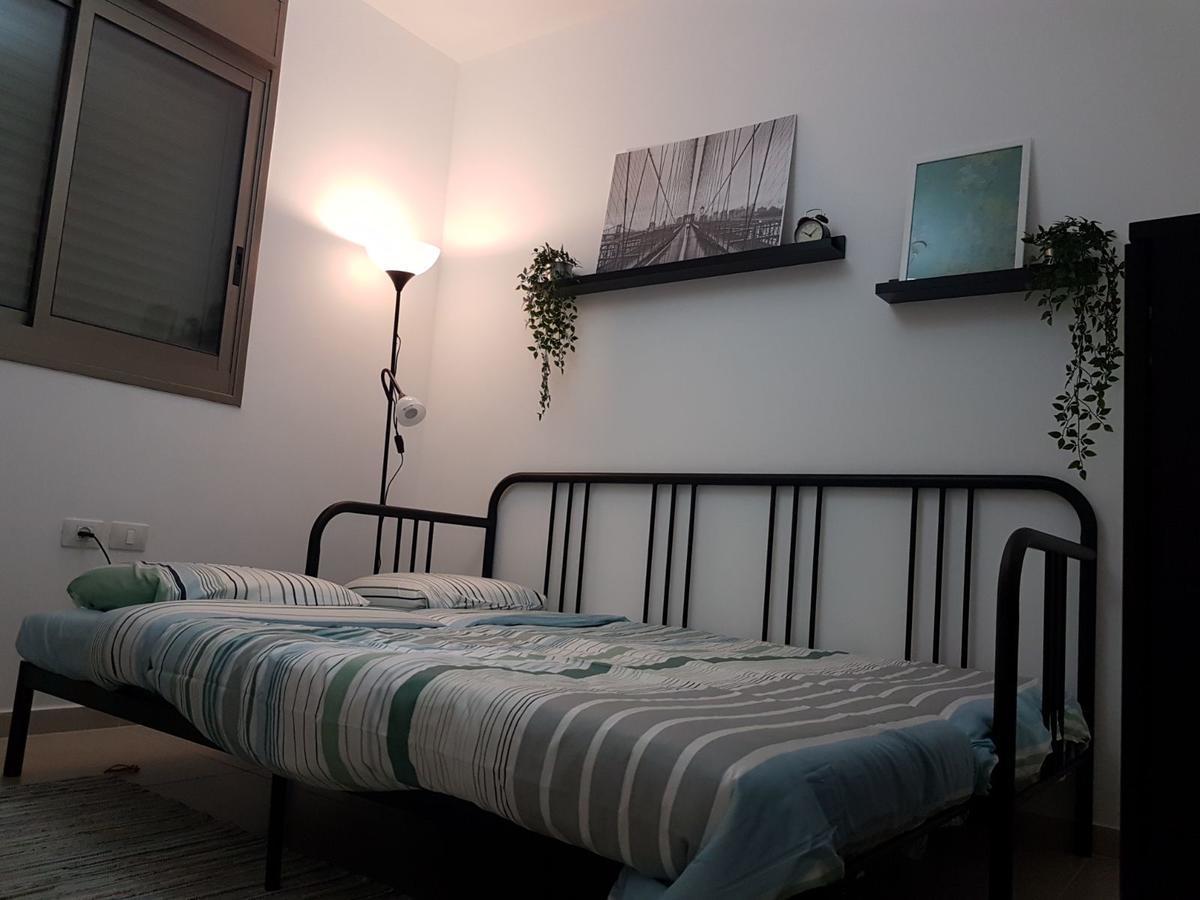 Private Bed/Bathroom In 内坦亚 外观 照片