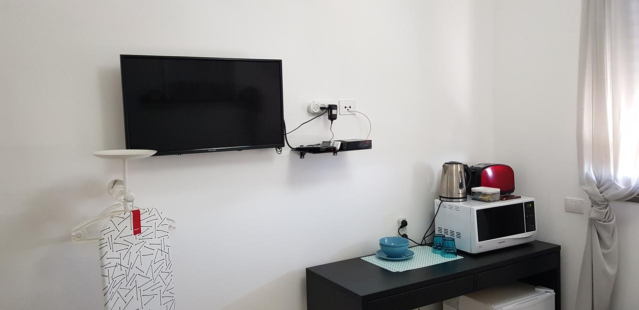 Private Bed/Bathroom In 内坦亚 外观 照片