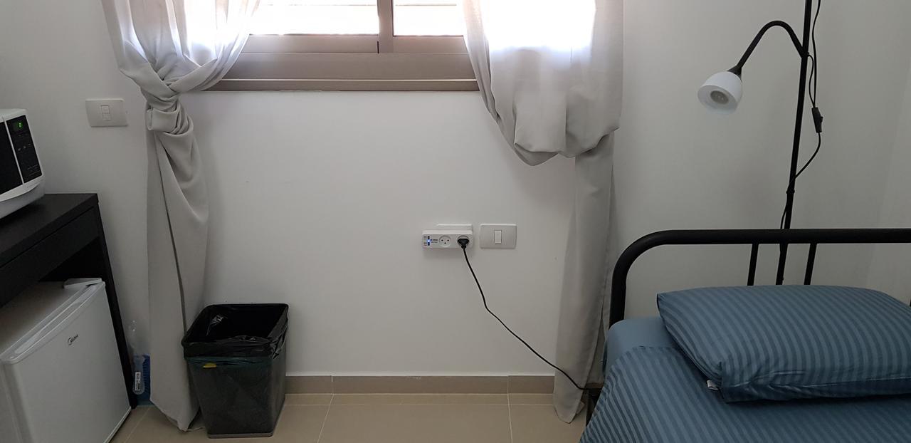 Private Bed/Bathroom In 内坦亚 外观 照片