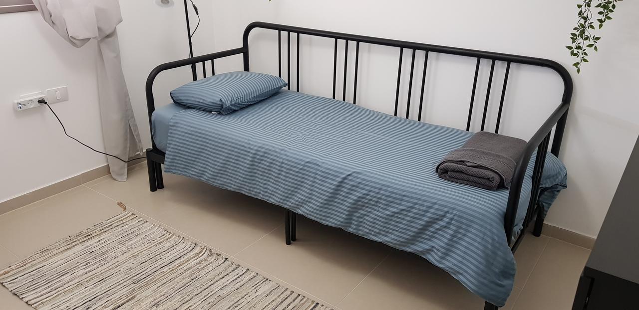 Private Bed/Bathroom In 内坦亚 外观 照片