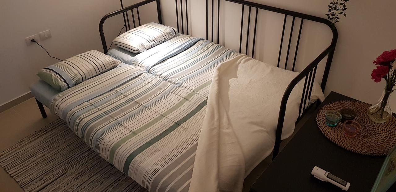 Private Bed/Bathroom In 内坦亚 外观 照片