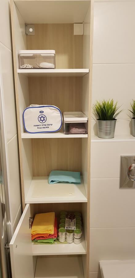Private Bed/Bathroom In 内坦亚 外观 照片